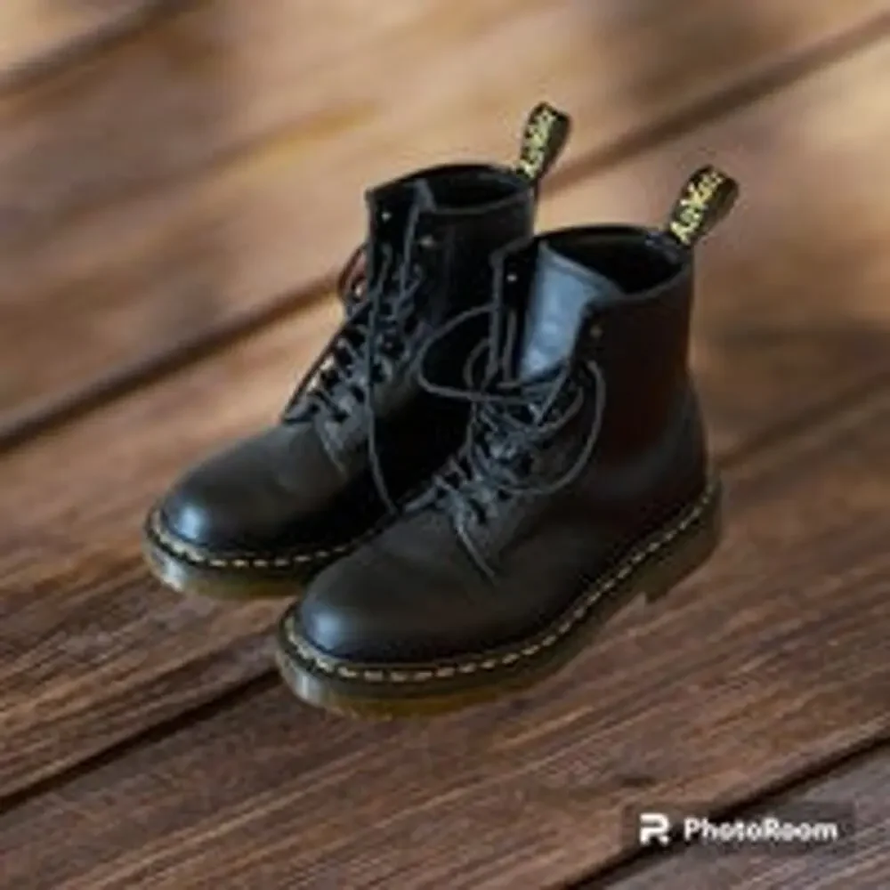 Dr Martens Modern Classics Lace Up Smooth 1460 Boots Size 6